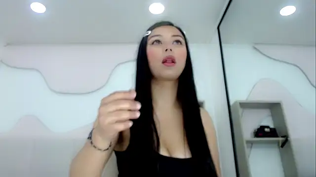 GiannaHott online show from 05-02-26, 01:49