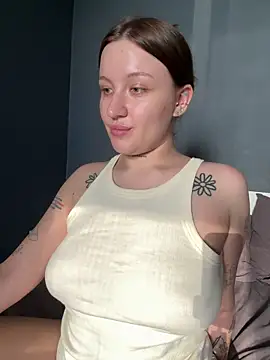 Snapshot of elegant_curves chatting on 05-24-26, 03:50 elegant curves online show from 05-24-26, 03:50