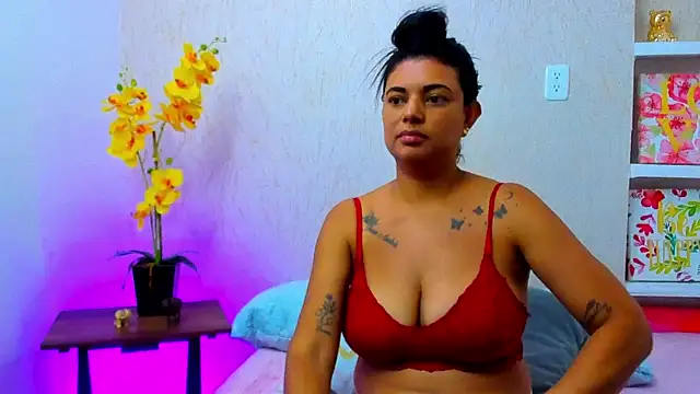ChloeSmith9 online show from 07-16-26, 07:20