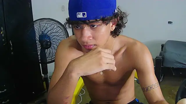 Snapshot of Hansel_take chatting on 05-31-26, 08:54 Hansel take online show from 05-31-26, 08:54
