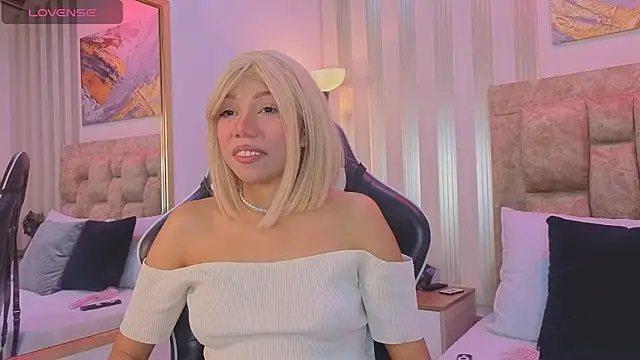 lilith pink   online show from 05-22-26, 04:30