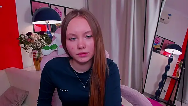 FloraLarsson online show from 05-05-26, 03:53