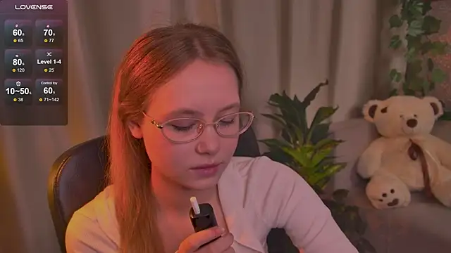 FloraLarsson online show from 06-05-26, 03:35