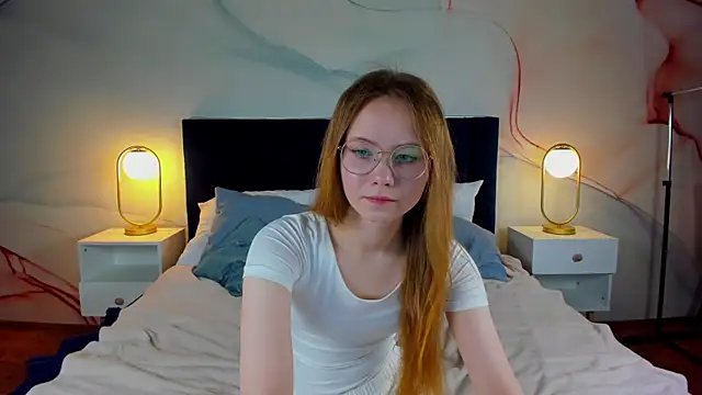 FloraLarsson online show from 06-09-26, 03:29
