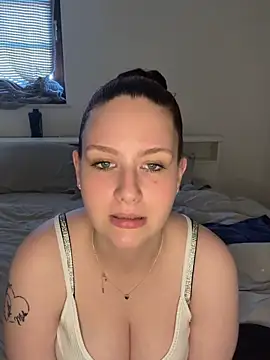 Snapshot of CuteBeaX chatting on 05-26-26, 05:42 CuteBeaX online show from 05-26-26, 05:42