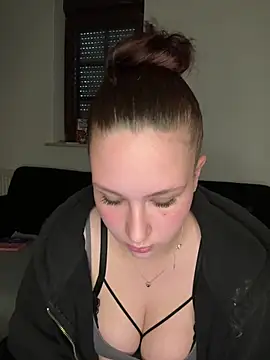 CuteBeaX online show from 06-16-26, 07:05