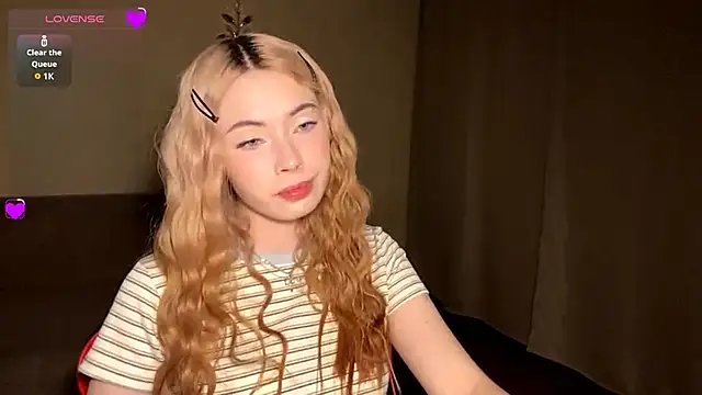 JacquiKelder online show from 05-11-26, 04:04