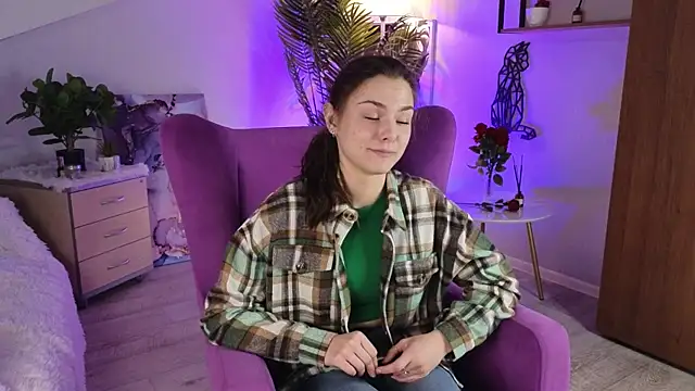 YoshikoLacourse online show from 04-30-26, 12:44