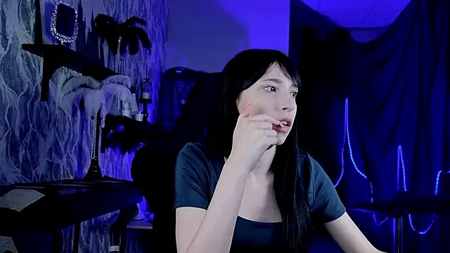 SeraphineSparda online show from 07-06-26, 11:40