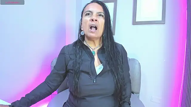 Roxanna moore online show from 05-10-26, 01:16