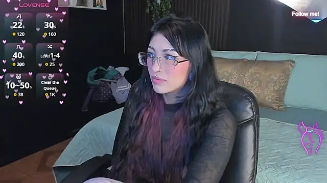 mia smoke  online show from 05-31-26, 06:21