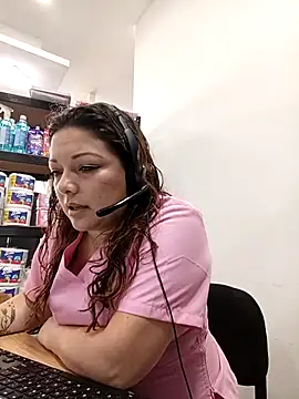 Snapshot of SAMANTHA--02 chatting on 05-12-26, 12:57 SAMANTHA--02 online show from 05-12-26, 12:57