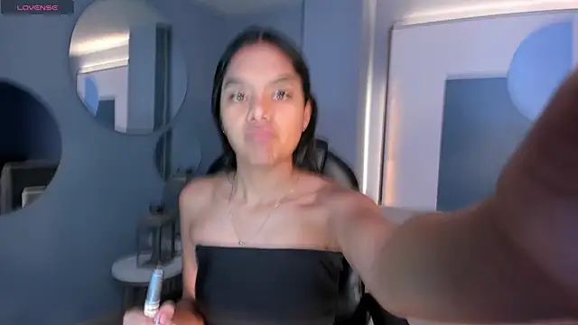 SaphiraJames online show from 06-21-26, 02:03