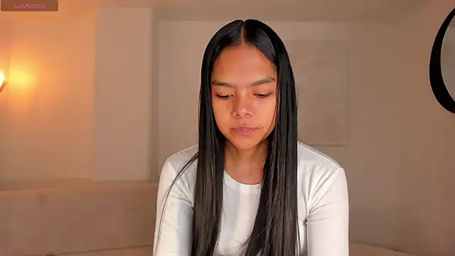 SaphiraJames online show from 06-25-26, 01:49