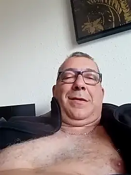 Snapshot of Soloyan chatting on 12-11-24, 07:31 Soloyan online show from 12-11-24, 07:31