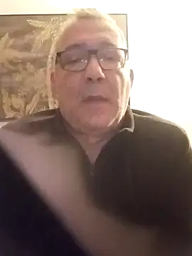 Snapshot of Soloyan chatting on 12-25-24, 06:41 Soloyan online show from 12-25-24, 06:41