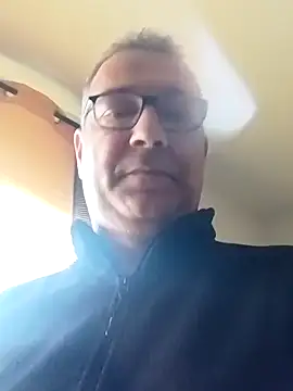 Snapshot of Soloyan chatting on 12-26-24, 03:31 Soloyan online show from 12-26-24, 03:31