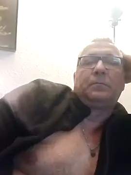 Snapshot of Soloyan chatting on 12-26-24, 06:33 Soloyan online show from 12-26-24, 06:33