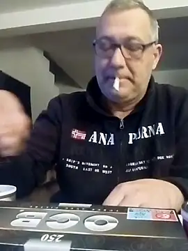 Snapshot of Soloyan chatting on 12-30-24, 05:48 Soloyan online show from 12-30-24, 05:48