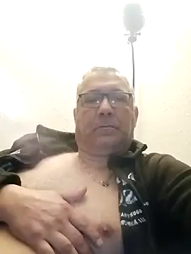 Snapshot of Soloyan chatting on 01-08-25, 06:09 Soloyan online show from 01-08-25, 06:09