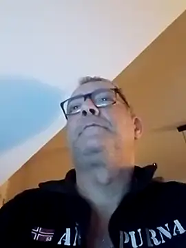 Snapshot of Soloyan chatting on 01-09-25, 06:06 Soloyan online show from 01-09-25, 06:06