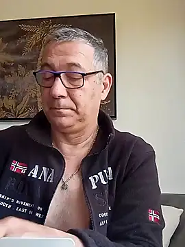 Snapshot of Soloyan chatting on 03-14-25, 09:14 Soloyan online show from 03-14-25, 09:14