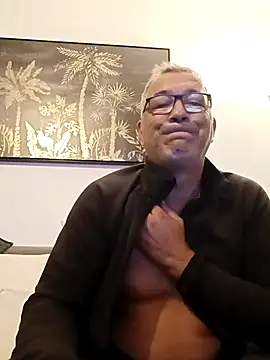 Snapshot of Soloyan chatting on 09-23-25, 04:48 Soloyan online show from 09-23-25, 04:48