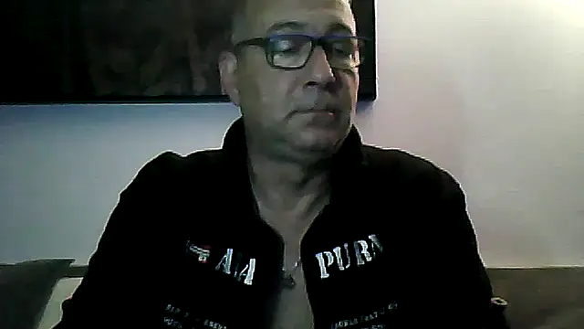 Snapshot of Soloyan chatting on 10-25-25, 04:42 Soloyan online show from 10-25-25, 04:42