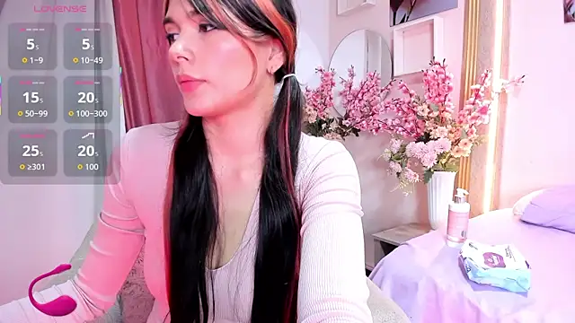 Snapshot of Aili_queen chatting on 05-26-26, 12:56 Aili queen online show from 05-26-26, 12:56