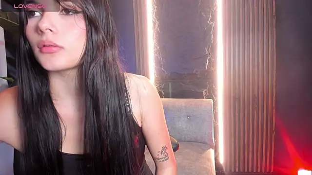 Snapshot of Aili_queen chatting on 06-08-26, 03:12 Aili queen online show from 06-08-26, 03:12