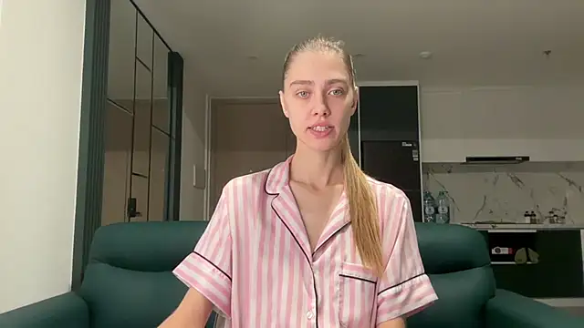 Snapshot of ScarlettBlank chatting on 05-28-26, 10:29 ScarlettBlank online show from 05-28-26, 10:29
