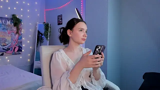 Snapshot of Elvienne chatting on 06-06-26, 03:11 Elvienne online show from 06-06-26, 03:11