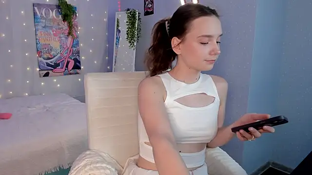 Snapshot of Elvienne chatting on 06-07-26, 03:21 Elvienne online show from 06-07-26, 03:21