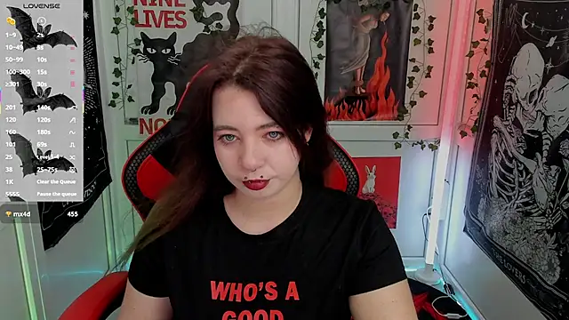 Snapshot of PurpleRune chatting on 06-26-26, 01:04 PurpleRune online show from 06-26-26, 01:04