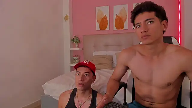 Snapshot of Alejo-and-Thiago chatting on 05-31-26, 06:09 Alejo-and-Thiago online show from 05-31-26, 06:09