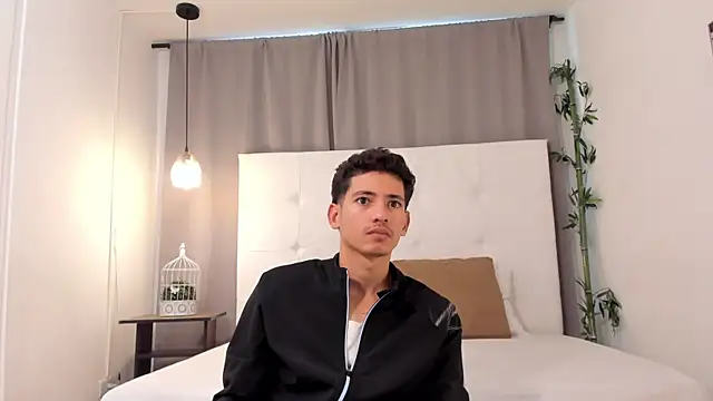 Alejo-and-Thiago online show from 07-17-26, 12:34