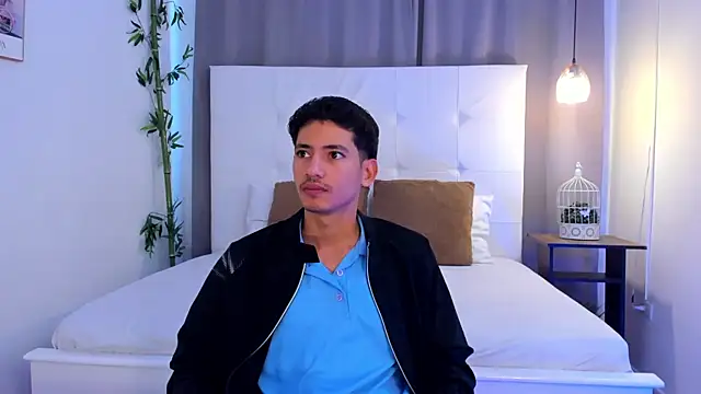 Alejo-and-Thiago online show from 07-20-26, 01:24