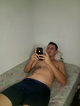 Snapshot of Leandro_flores92 chatting on 05-06-26, 02:40 Leandro flores92 online show from 05-06-26, 02:40