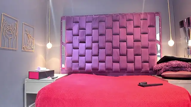 Snapshot of AlesiaLara chatting on 06-25-26, 07:07 AlesiaLara online show from 06-25-26, 07:07