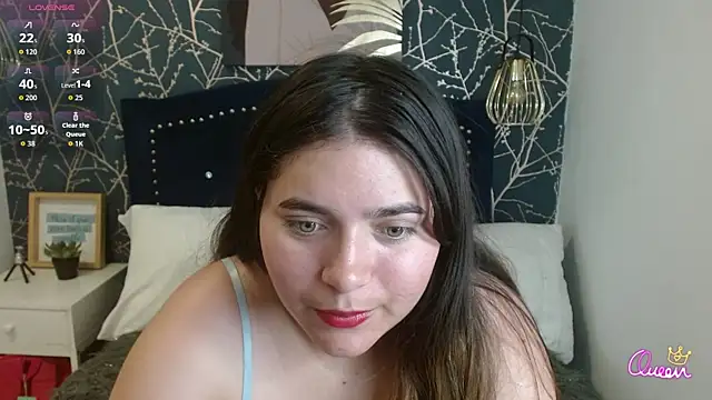 Snapshot of Laurha_ chatting on 05-11-26, 07:11 Laurha online show from 05-11-26, 07:11