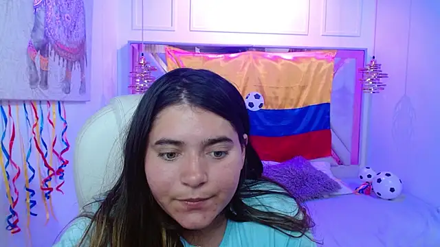 Snapshot of Laurha_ chatting on 07-01-26, 07:35 Laurha online show from 07-01-26, 07:35