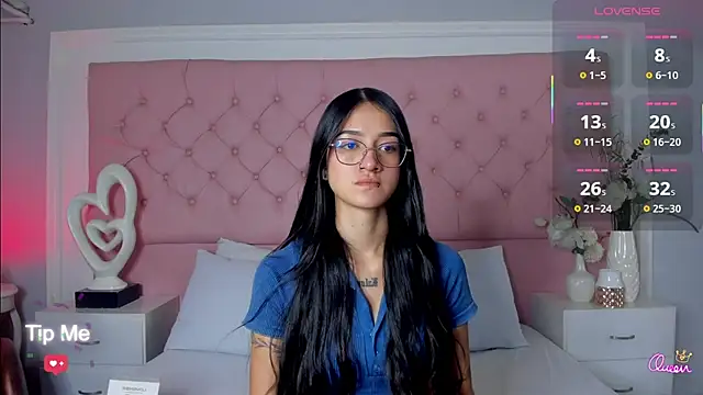 SarahDoll   online show from 05-08-26, 12:21
