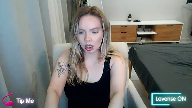 PolinaXXXXXJones online show from 05-08-26, 05:18