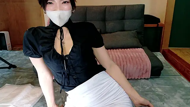Naomi 00122 online show from 07-05-26, 04:07