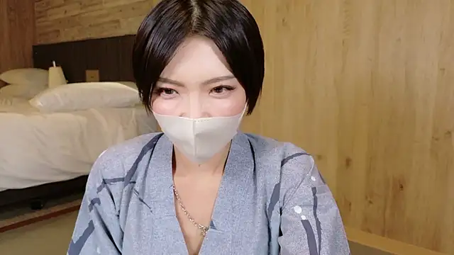 Naomi 00122 online show from 07-16-26, 11:05