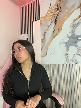 Snapshot of Julieth_ec chatting on 06-25-26, 11:59 Julieth ec online show from 06-25-26, 11:59