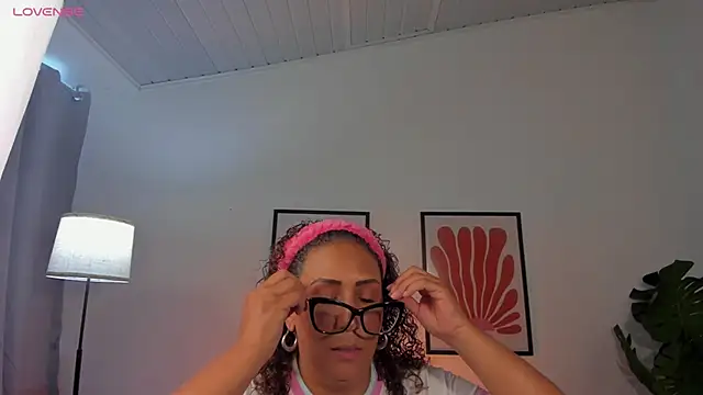 Eva-Millss online show from 06-19-26, 08:23