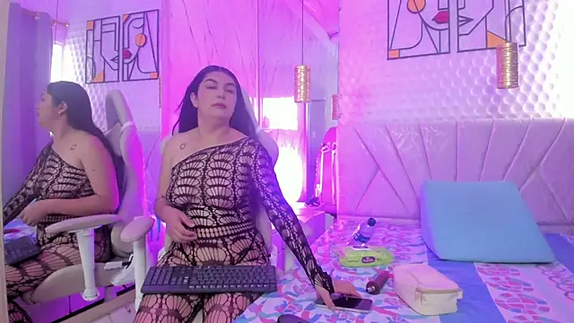 Koralxxx  online show from 05-06-26, 07:30