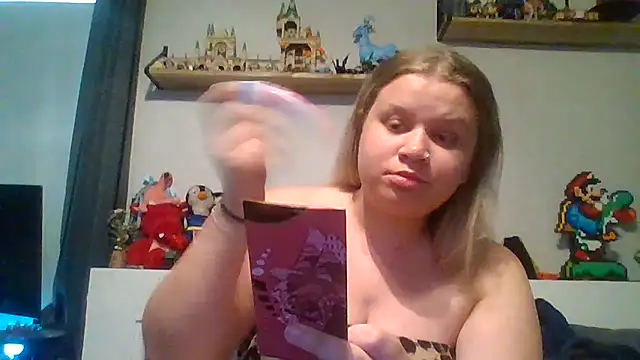 Snapshot of prettybabygurl04 chatting on 05-05-26, 07:44 prettybabygurl04 online show from 05-05-26, 07:44
