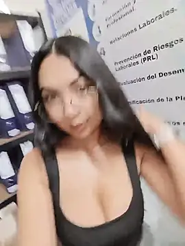 Snapshot of JENNIFER__03 chatting on 06-27-26, 04:45 JENNIFER 03 online show from 06-27-26, 04:45